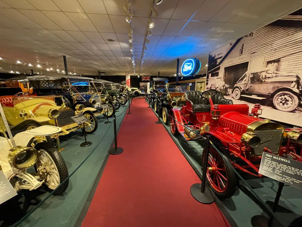 Car-and-Carriage-Caravan-Museum-1