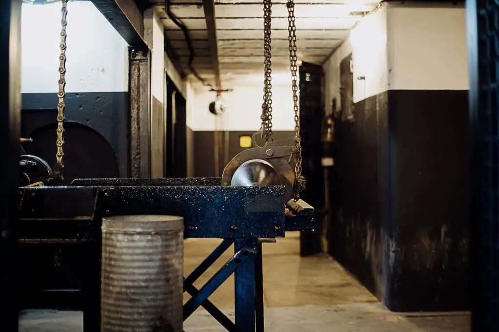 Fort-Casey-Underground-Switchboard-Room