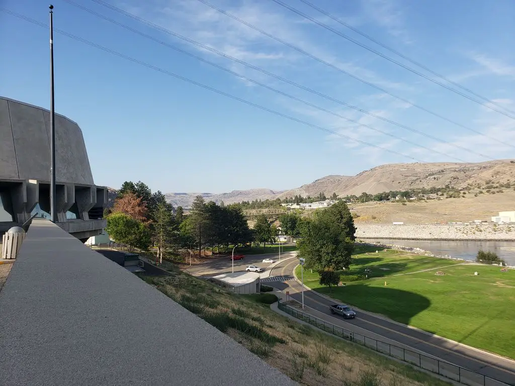 Grand-Coulee-Dam-Visitor-Center-1