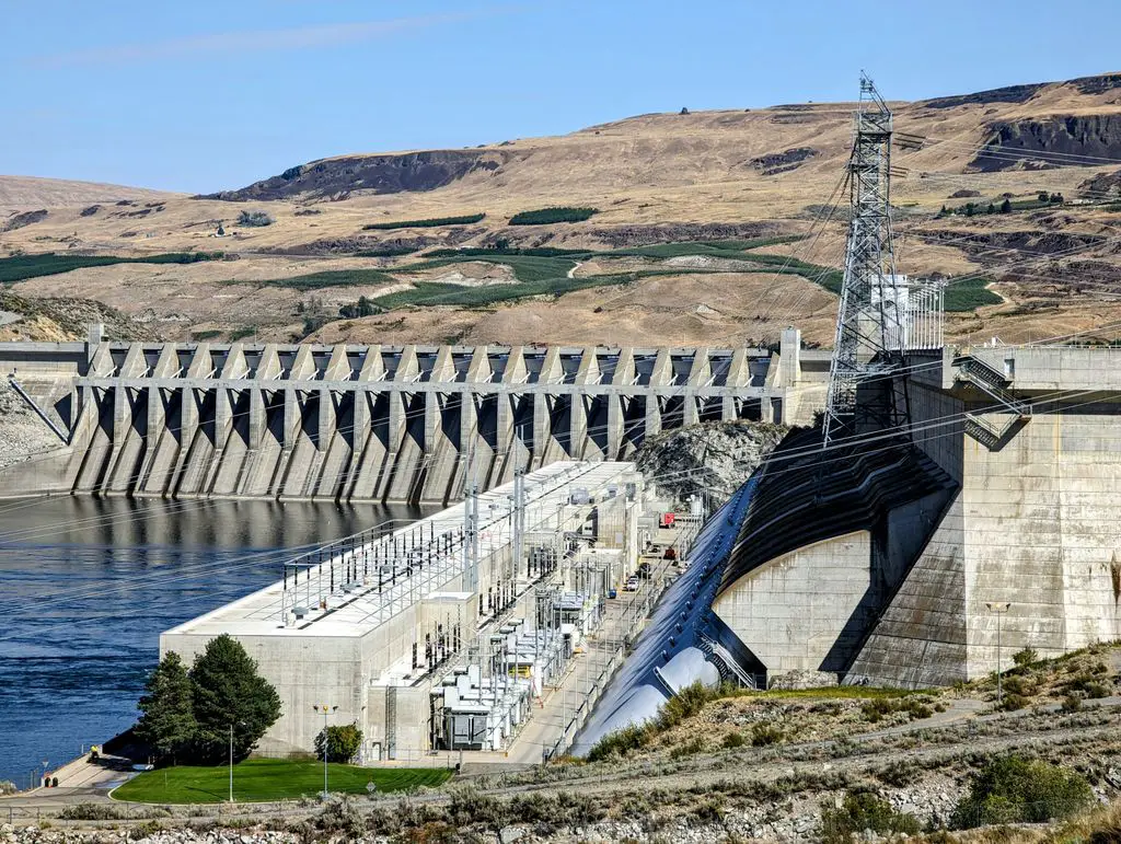 Grand-Coulee-Dam-Visitor-Center