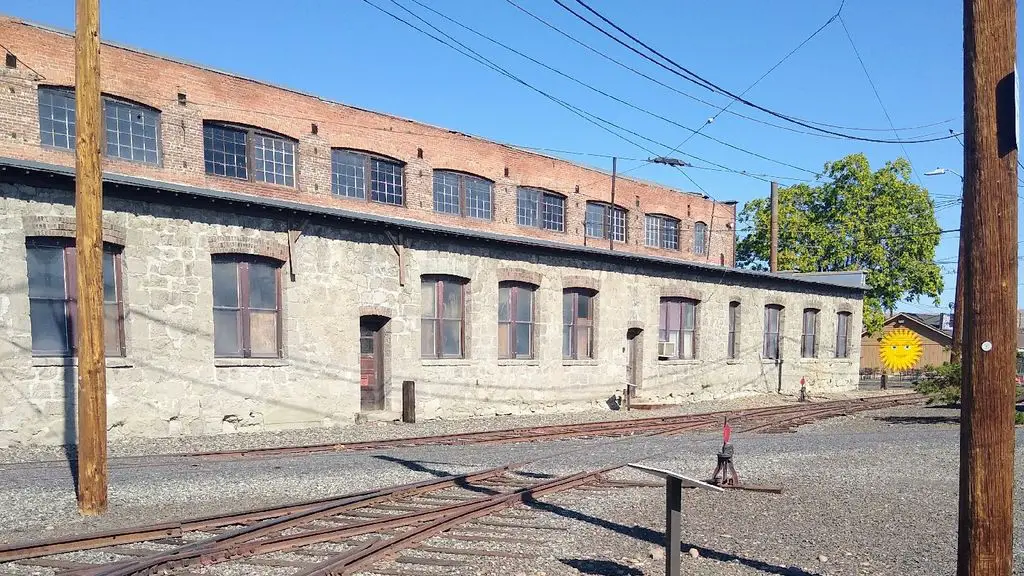 Yakima-Valley-Trolleys-Carbarn-Museum