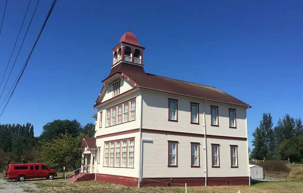 Dungeness-Old-Schoolhouse