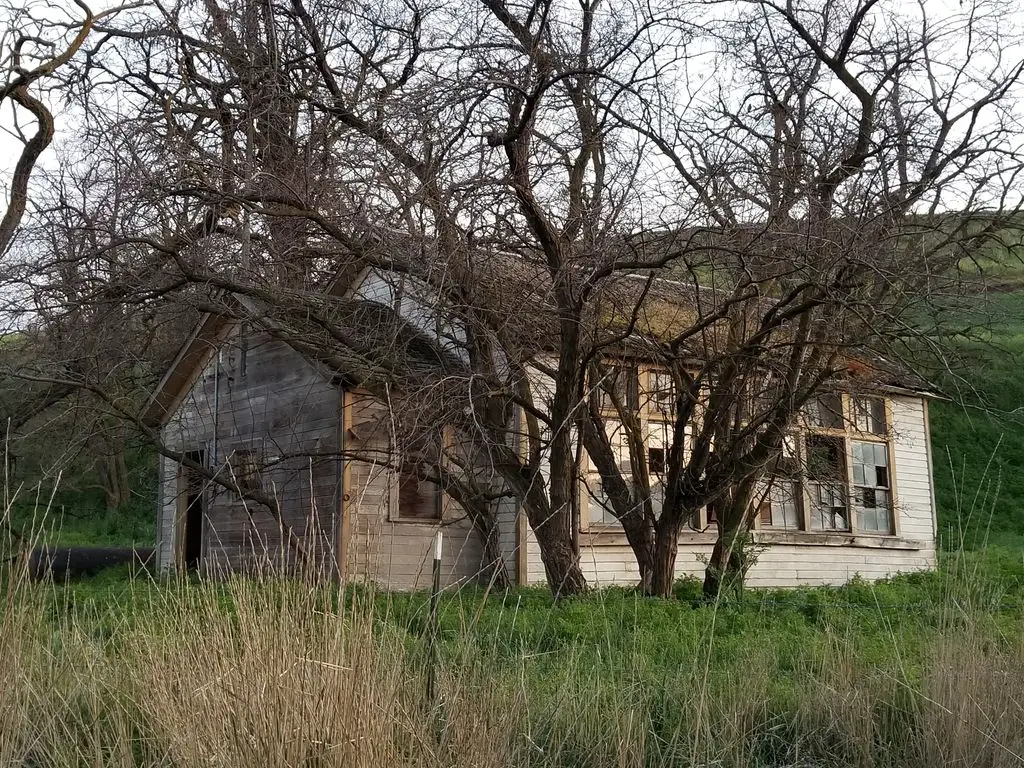 Historic-Gould-City-Schoolhouse-1