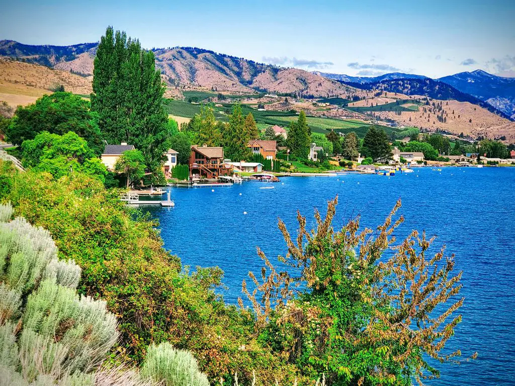 Lake-Chelan-Legend-Pullout-3