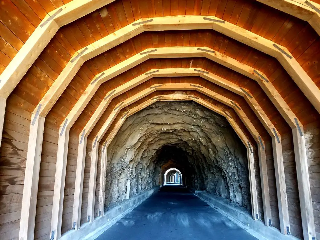 Mosier-Twin-Tunnels