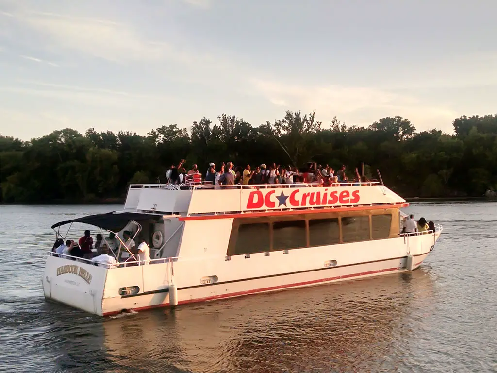 Why Should You Go for a Cruise Tour in Washington DC