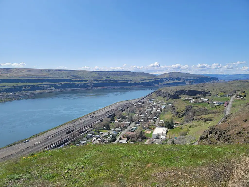 Wishram-scenic-overview