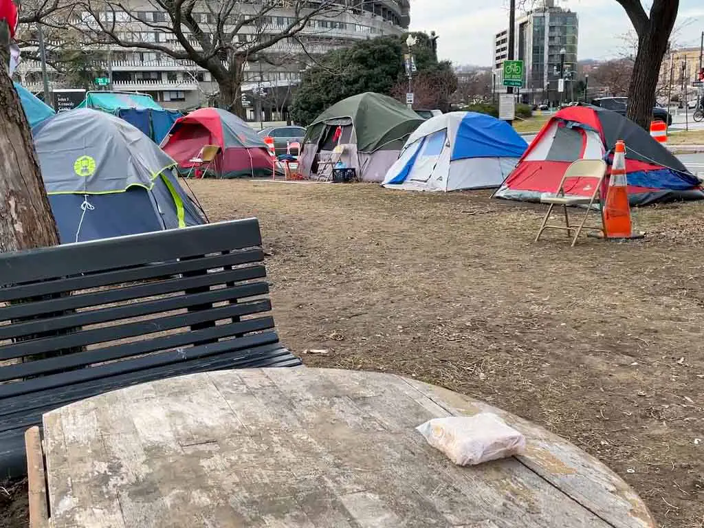 many homeless in washington dc