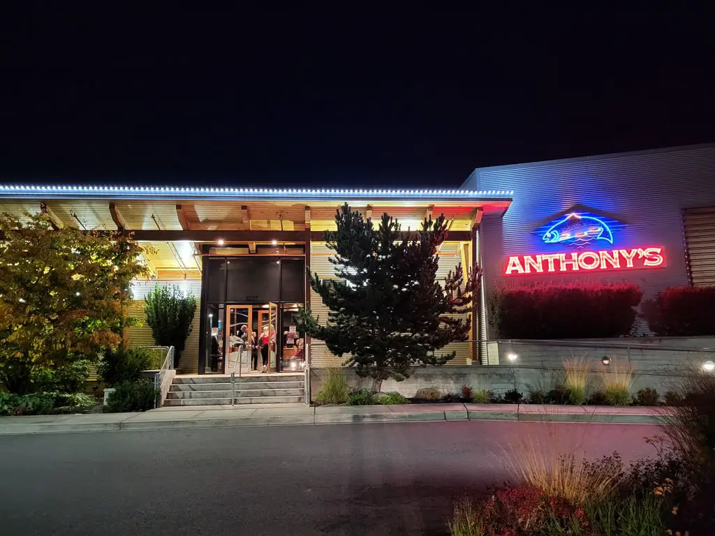 Anthonys-At-Cap-Sante-Marina