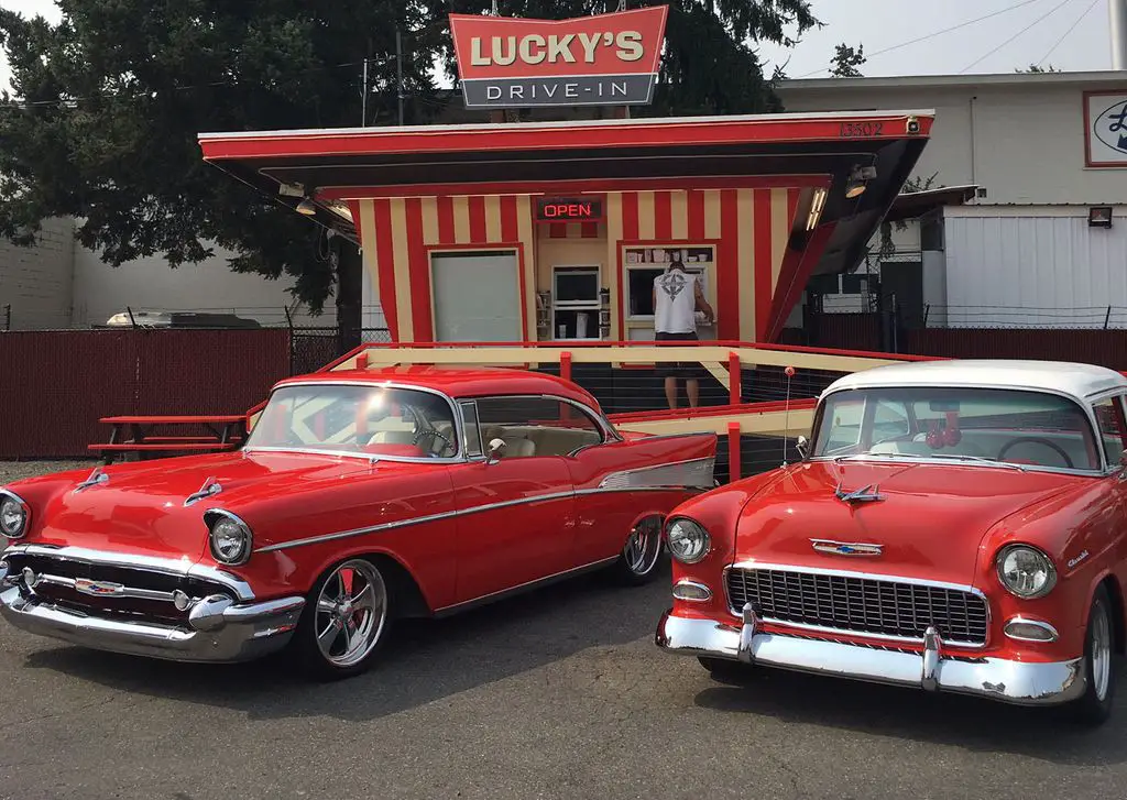 Luckys-Drive-In