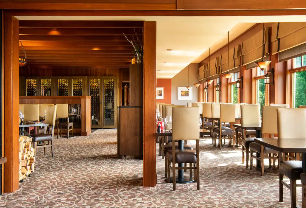 The-Dining-Room-@-Salish-Lodge-Spa