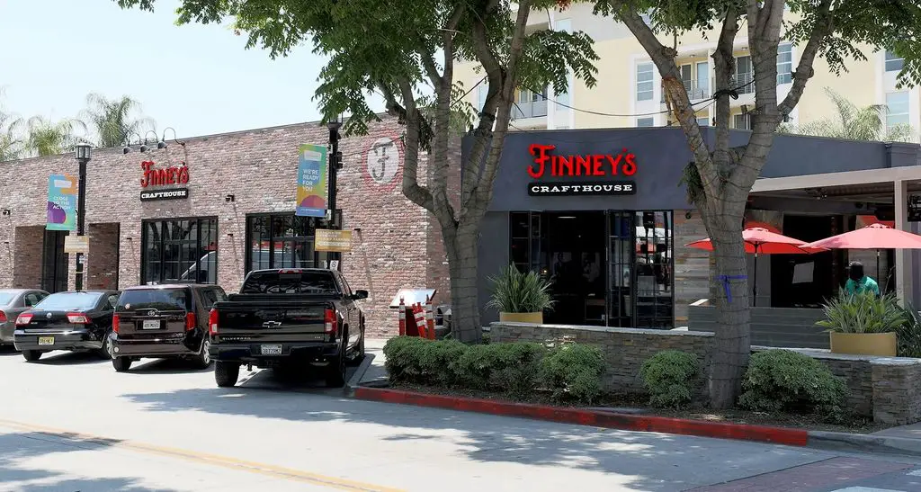 Finneys-Crafthouse-Burbank