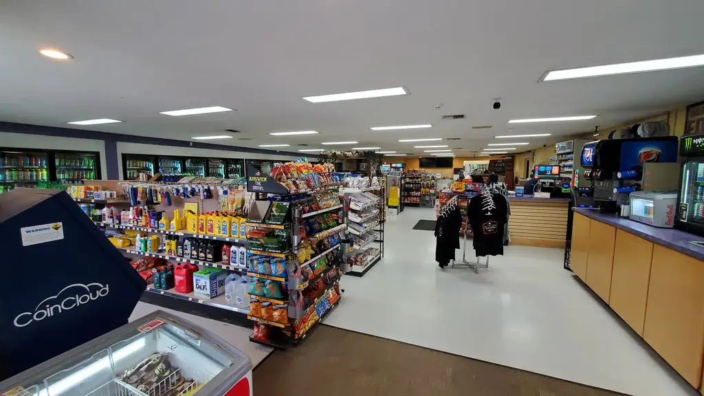 Fox-Island-Grocery-Deli-1