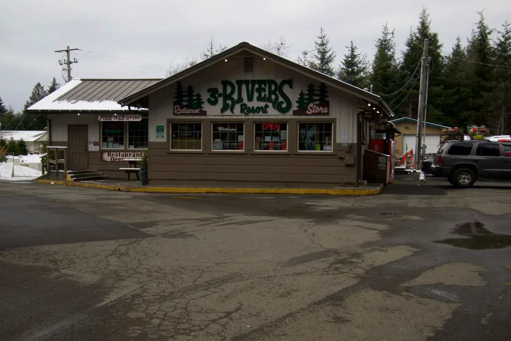 Three-Rivers-Resort-Restaurant-and-Convenience-Store